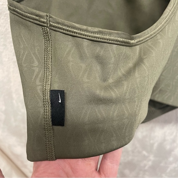 Nike Dri fit women’s sports bra green plus size 1x activewear - Picture 3 of 7